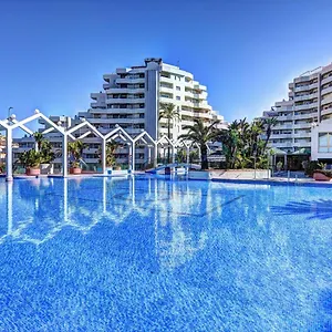 https://apartamento-estudio-benal-beach.es-andalucia.com